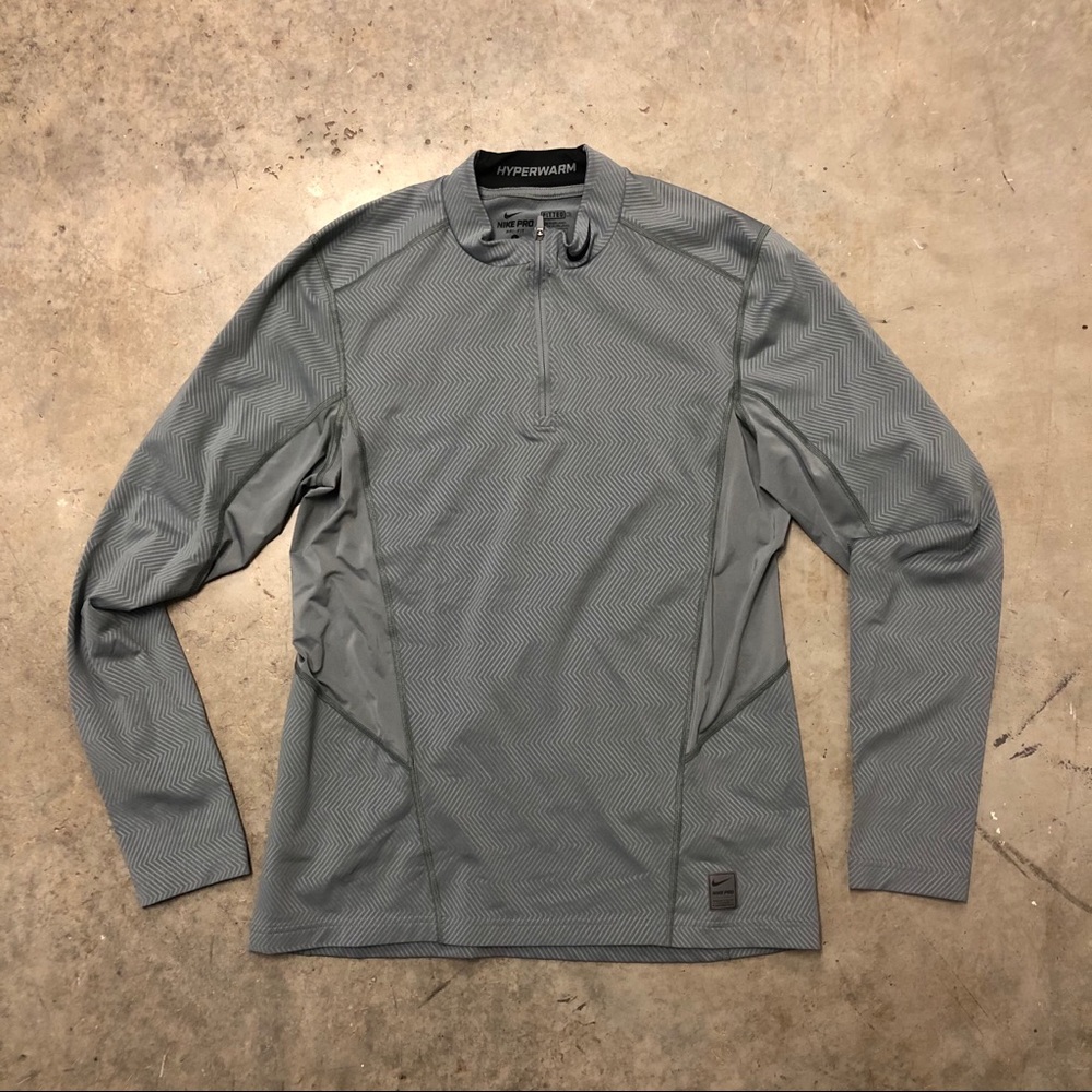Nike Men’s quarter zip fitted Dri fit size L